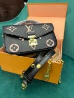 LV Pochette Metis East West