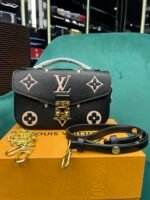 LV Pochette Metis East West